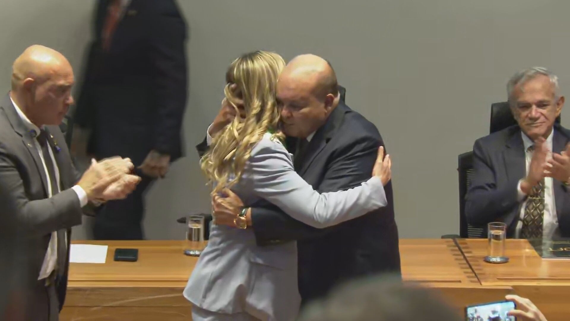 BRB, violência contra mulher e 'GDF nas ruas': Celina Leão discursa ao assumir governo do DF