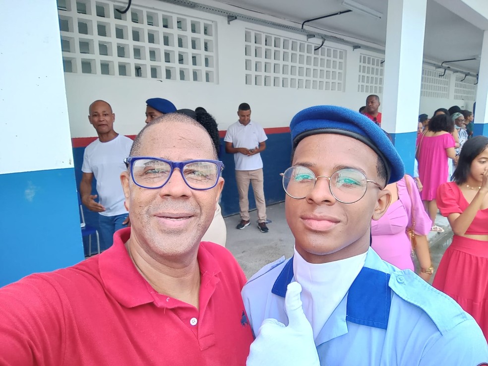 O estudante João Vitor e o pai Roberto Teixeira — Foto: Arquivo Pessoal
