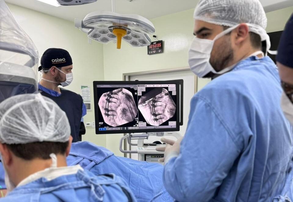 Procedimento inovador com polilaminina é realizado no HSJosé