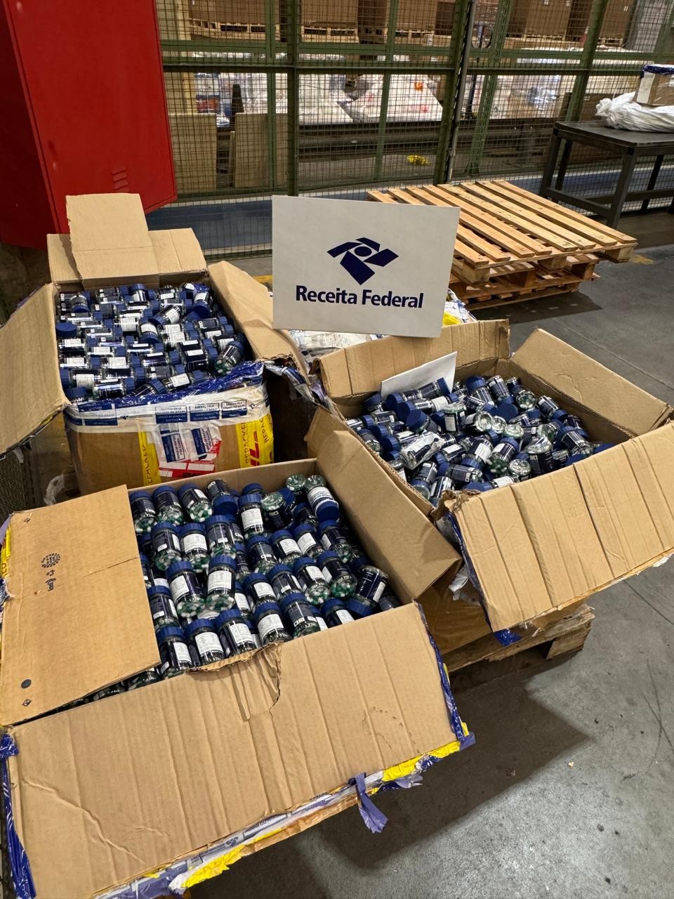 Receita Federal apreende 120 kg de remédios controlados em carga no Aeroporto de Viracopos