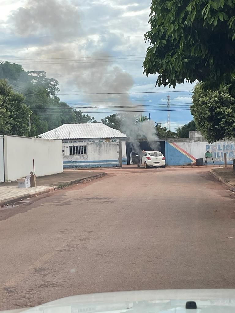 Operação mira suspeitos de integrar facção envolvida em invasão à base da PM e explosão de empresa de transporte de valores em MT 