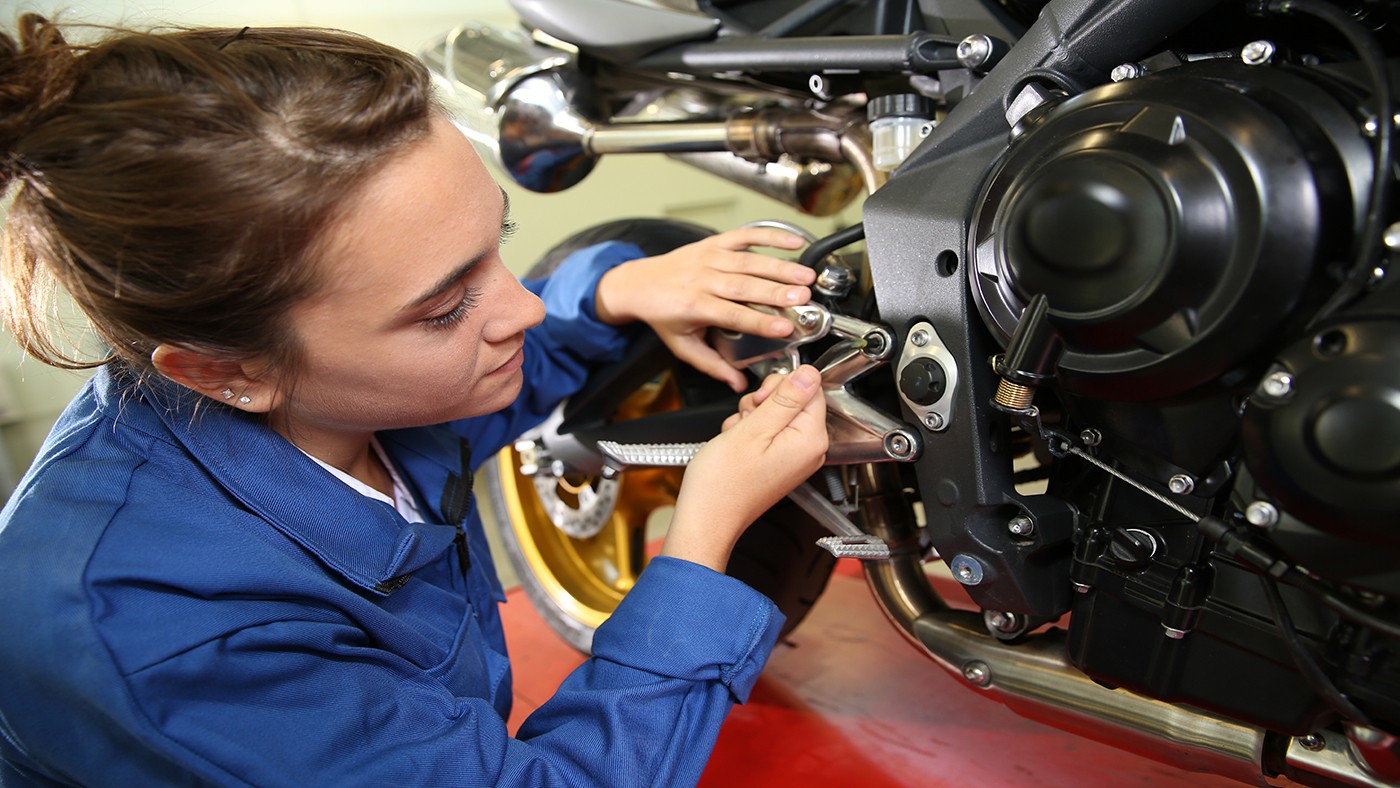 Abertas inscrições para curso gratuito de Mecânica Automotiva para mulheres em Petrolina