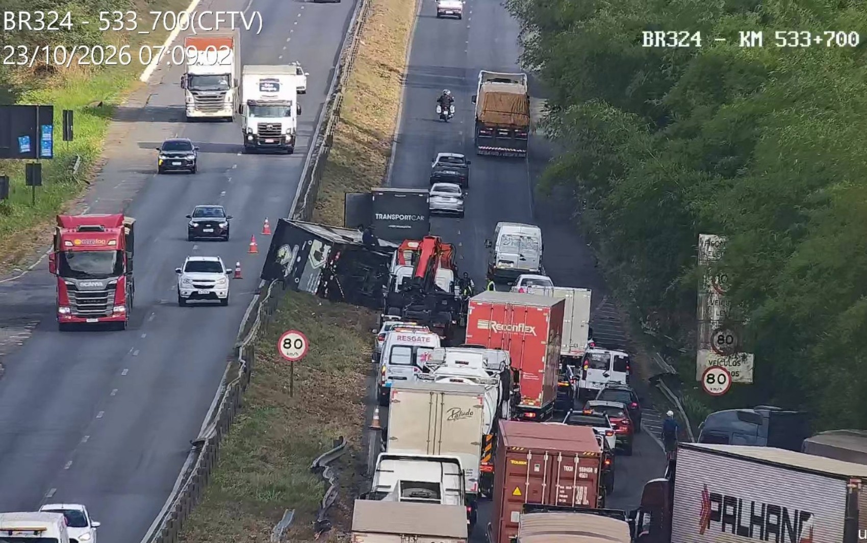 Acidente provoca congestionamento de 7 km na Bahia; PRF registrou outras três ocorrências na mesma rodovia