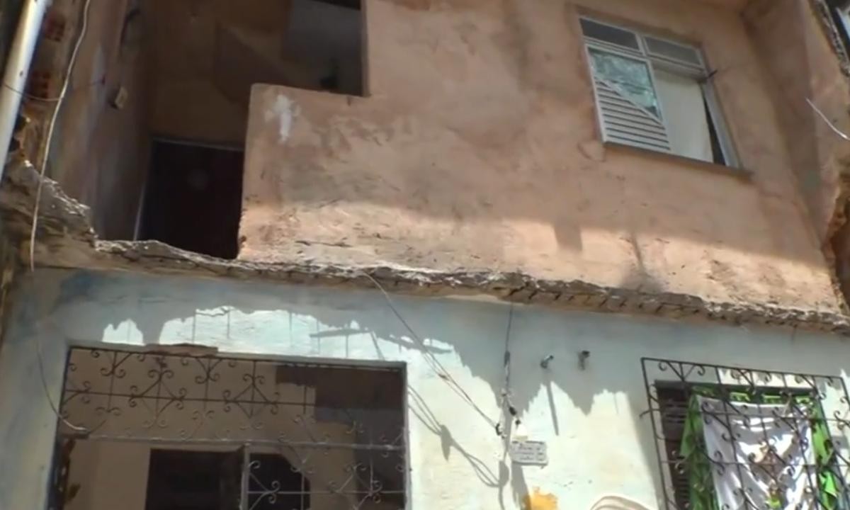 Idosa fica ferida após varanda de prédio desabar em Salvador