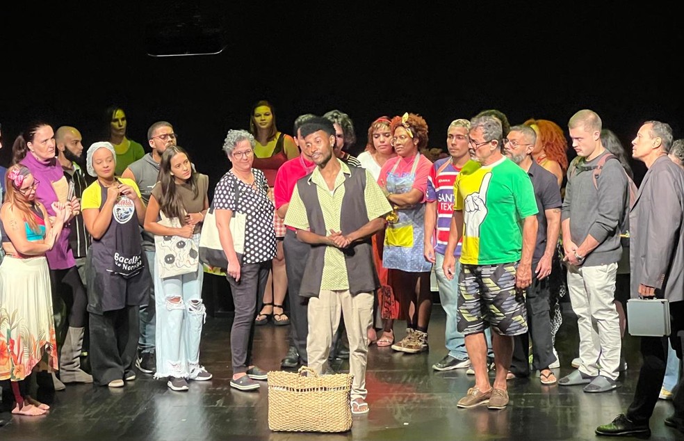 Espetáculo 'Retratos de Feira' é resultado do curso Mergulhão Teatral do Grupo Divulgação — Foto: Divulgação