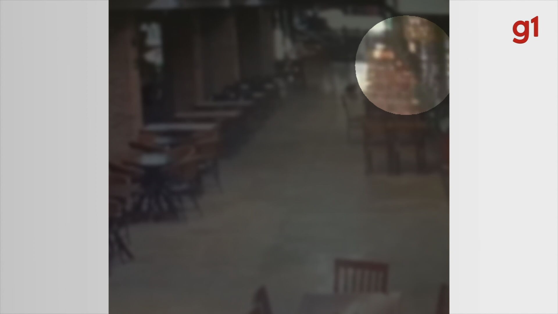 VÍDEO: câmera flagra momento em que homem mata mulher a facadas em restaurante de complexo comercial