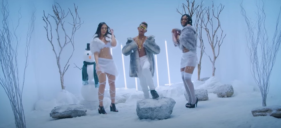 MC Teteu em cena do clipe 'Dingo Bell' — Foto: Divulgação