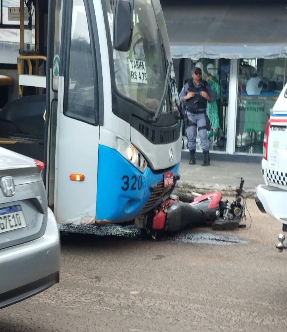 Sargento da PM fica ferido durante acidente de trânsito em Imperatriz (MA) — Foto: Divulgação