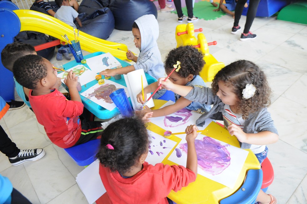Crianças em creche. — Foto: Paulo H. Carvalho/Agência Brasília