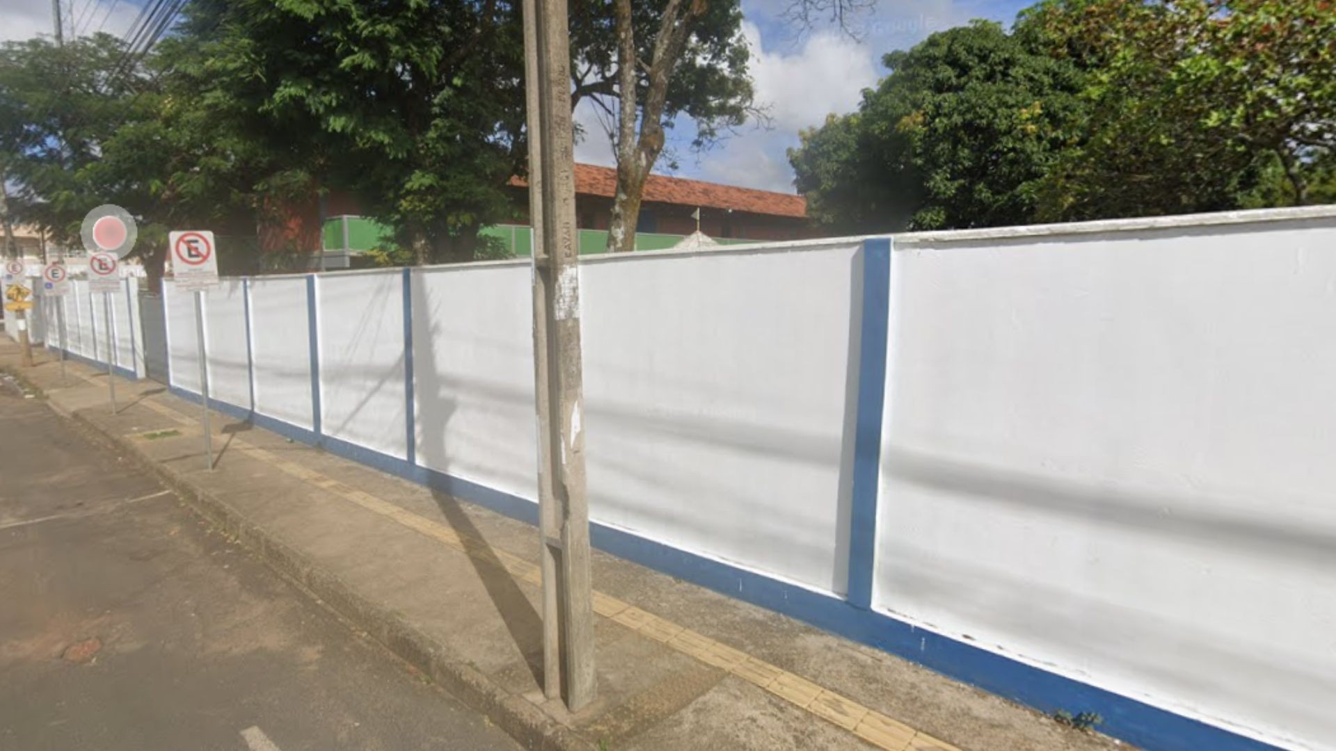 Ponto de tráfico é descoberto na porta de escola estadual em Uberlândia; jovem foi preso 