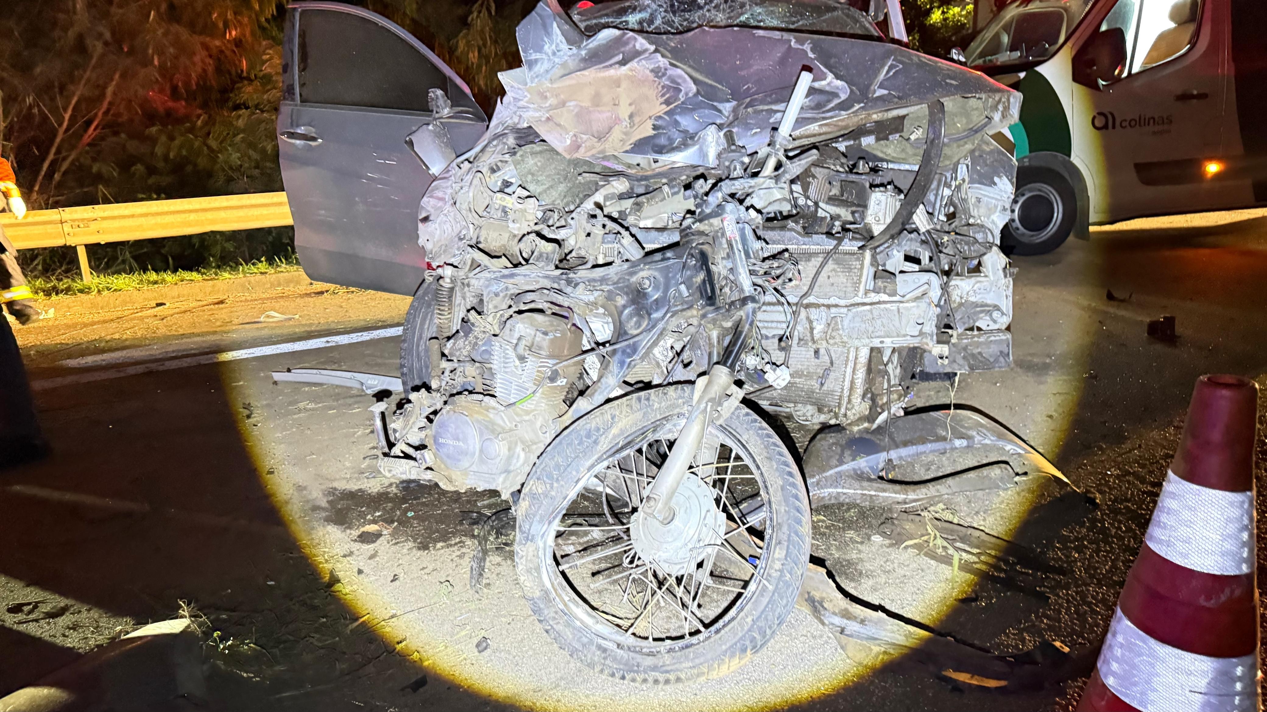 Motociclista morre após ter moto atingida por carro na Santos Dumont, em Indaiatuba