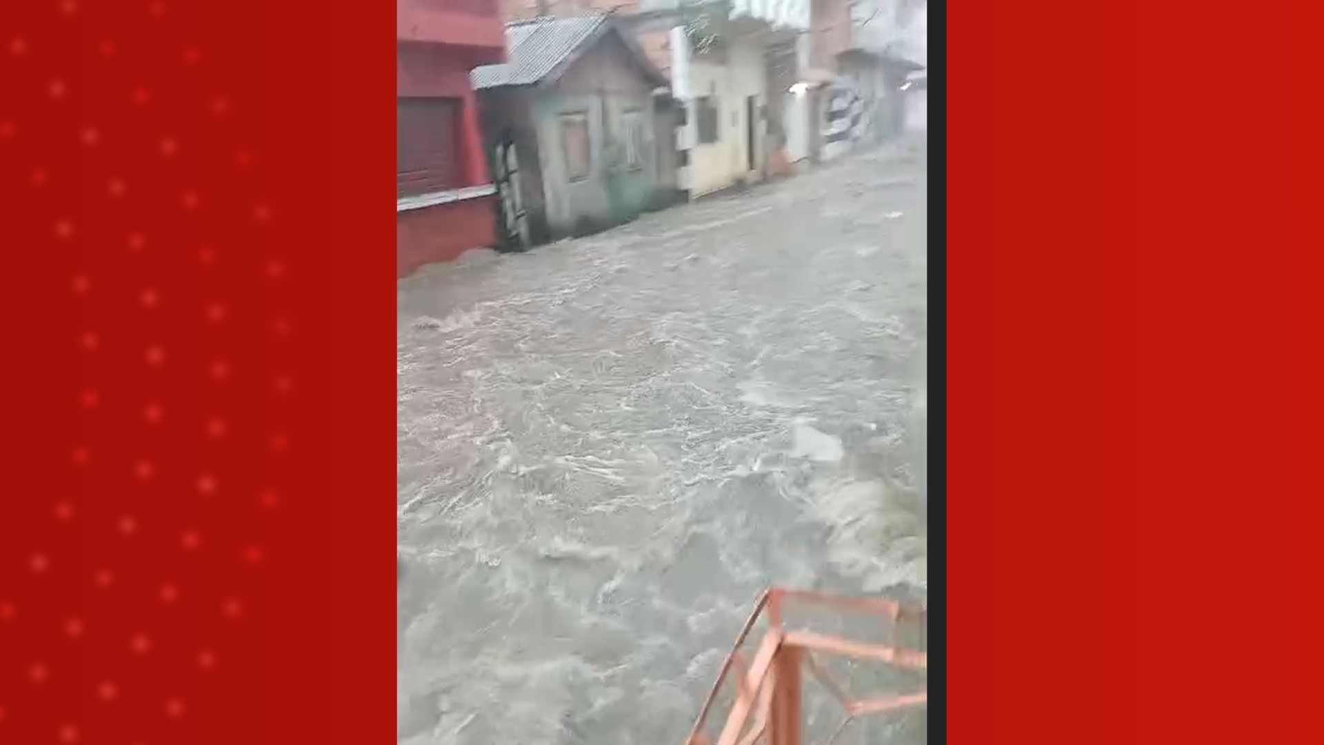 Chuva forte alaga ruas e avenidas de Manaus neste sábado; VÍDEOS