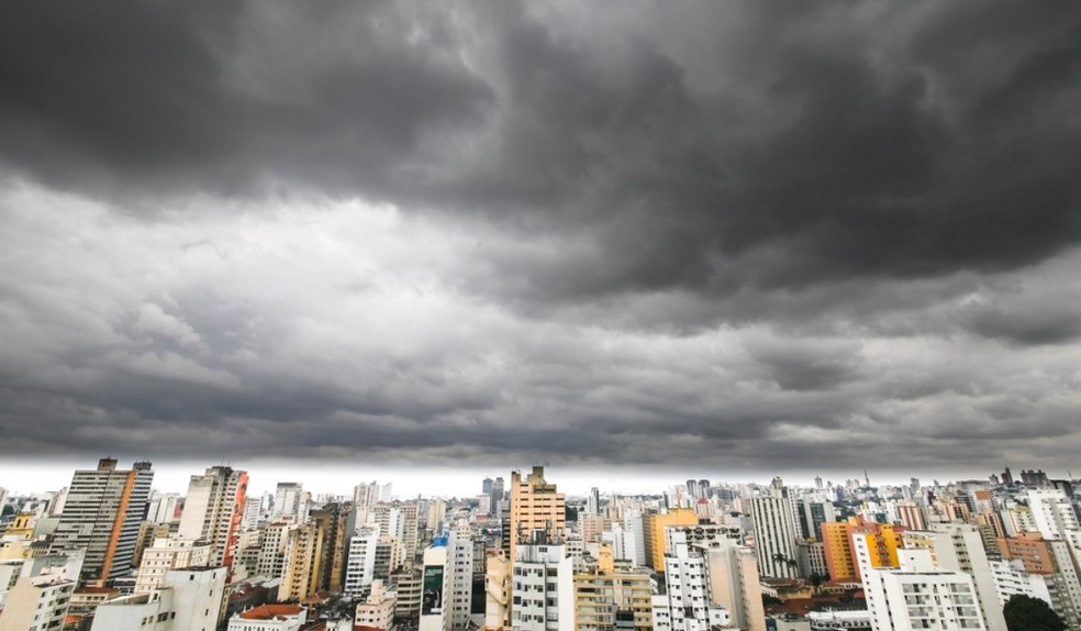 Campinas (SP) deve enfrentar chuvas intensas, raios, ventos fortes e possibilidade de granizo entre a noite desta sexta-feira (7) e o sábado (8). — Foto: Rogério Capela