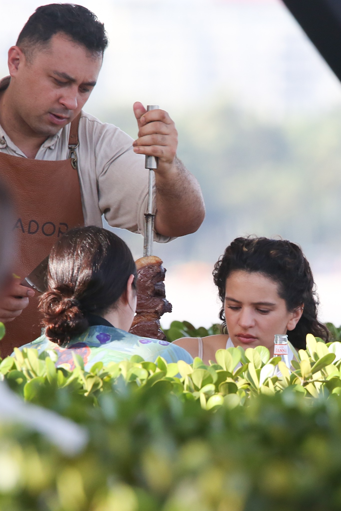 Rosalía almoça em churrascaria na Zona Sul e passeia no Centro do Rio