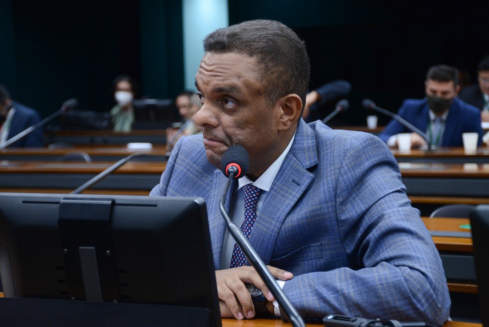 O deputado Otoni de Paula (MDB-RJ) durante reunião de comissão da Câmara — Foto: Billy Boss/Agência Câmara