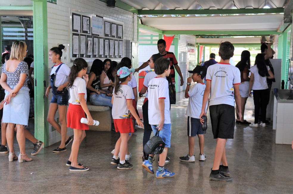 Alunos da Escola Classe 01 de Sobradinho, no Distrito Federal — Foto: Paulo H. Carvalho/Agência Brasília