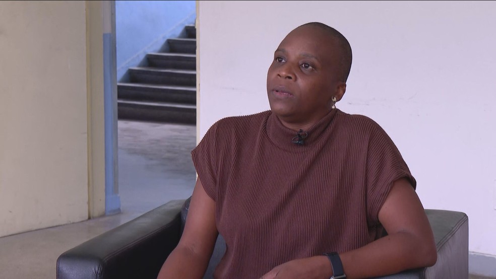 Cintia Santos Matheus, mãe da criança atendida por um falso médico — Foto: Reprodução/TV Globo