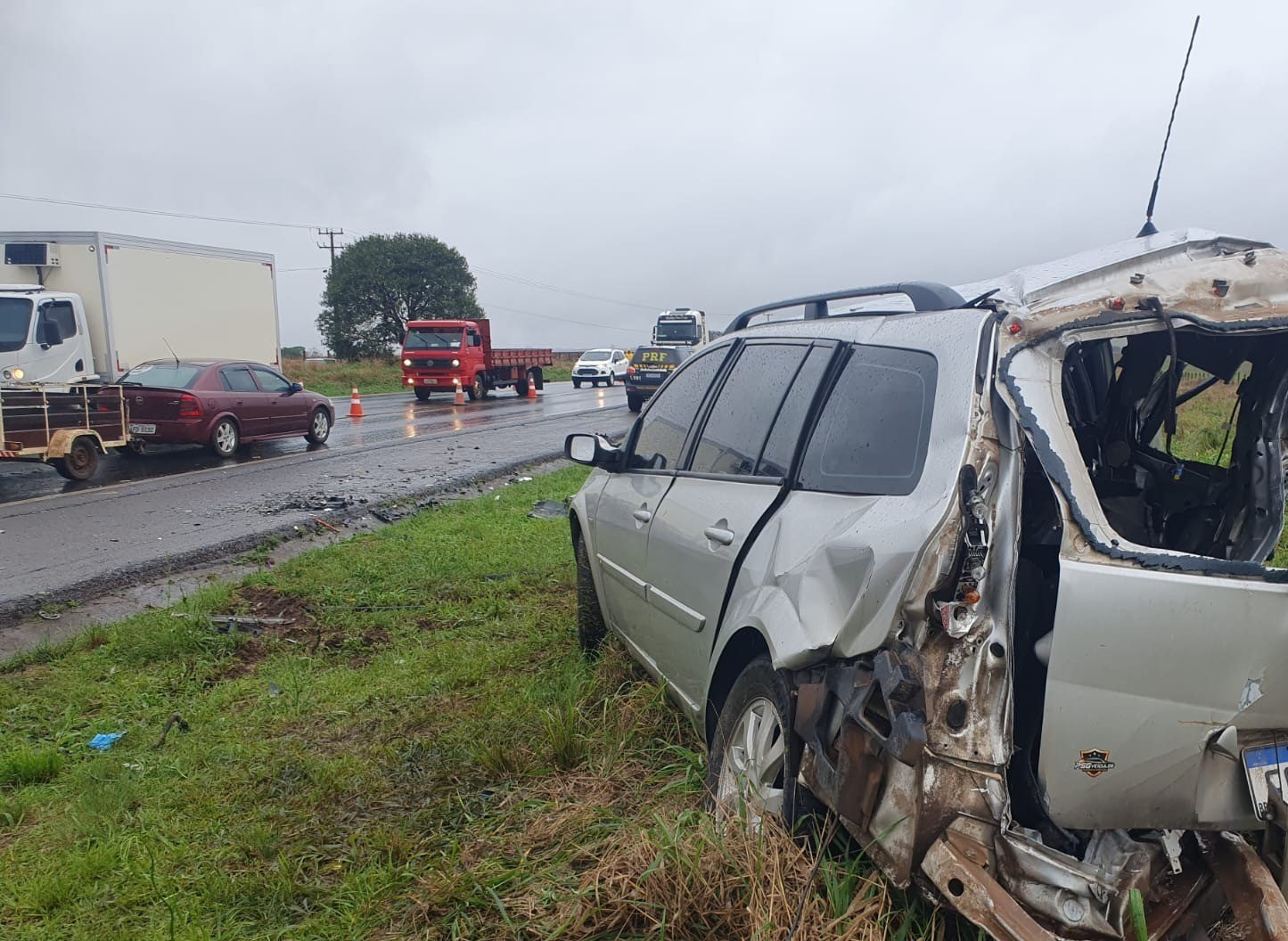 Bebê sai ileso de acidente que deixou uma pessoa morta e duas feridas em Guarapuava