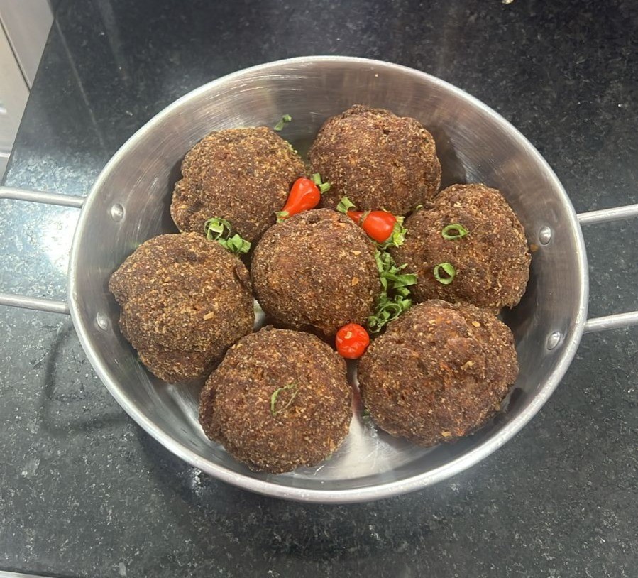 Receita de Vó: aprenda a fazer bolinho de carne da Dona Maria 