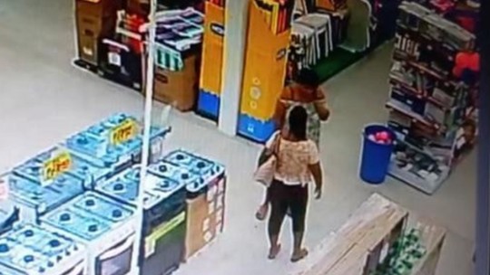 Dupla investigada por furtos em lojas em Aracaju e no interior de SE é presa - Foto: (SSP/SE)