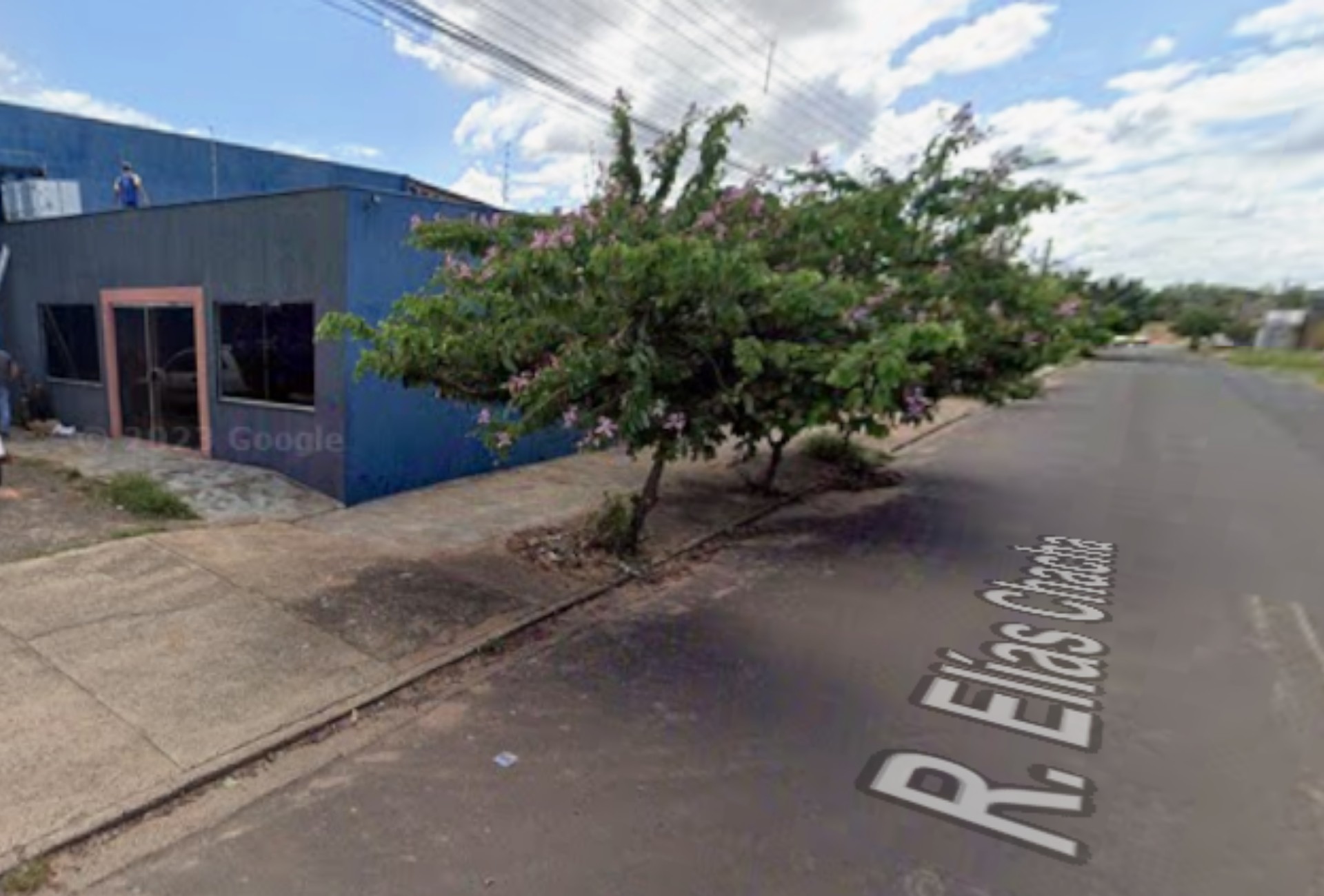 Briga em conveniência termina em tiros, deixa um morto e três feridos