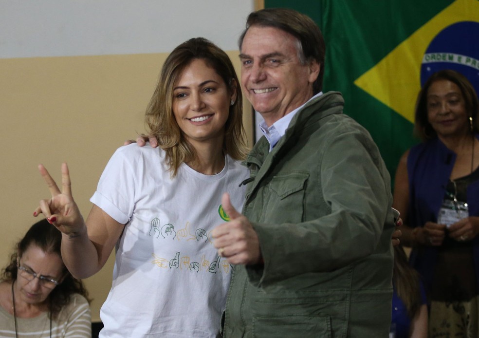 Conheça Letícia Firmino, filha de Michelle Bolsonaro antes do