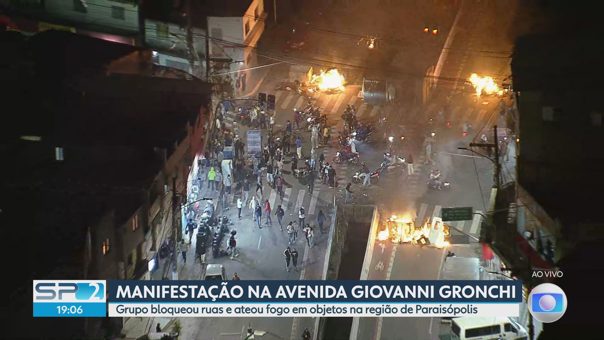 Manifestantes bloqueiam trecho da Avenida Giovanni Gronchi, na região de Paraisópolis, na Zona Sul