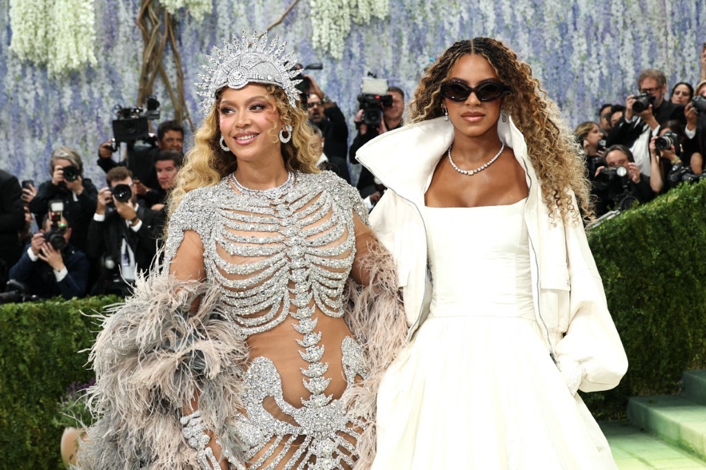 Mãe de Beyoncé sobre estreia da neta no Met Gala: ‘Foi um déjà vu’ 