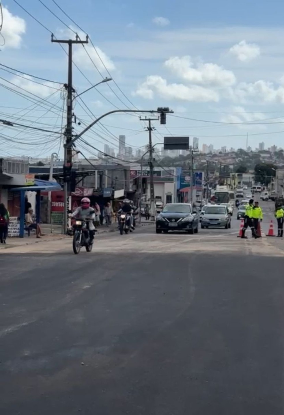 Acesso à Avenida Felizardo Moura pela Rua Dr. Mário Negócio é liberado. — Foto: Foto: Reprodução/STTU