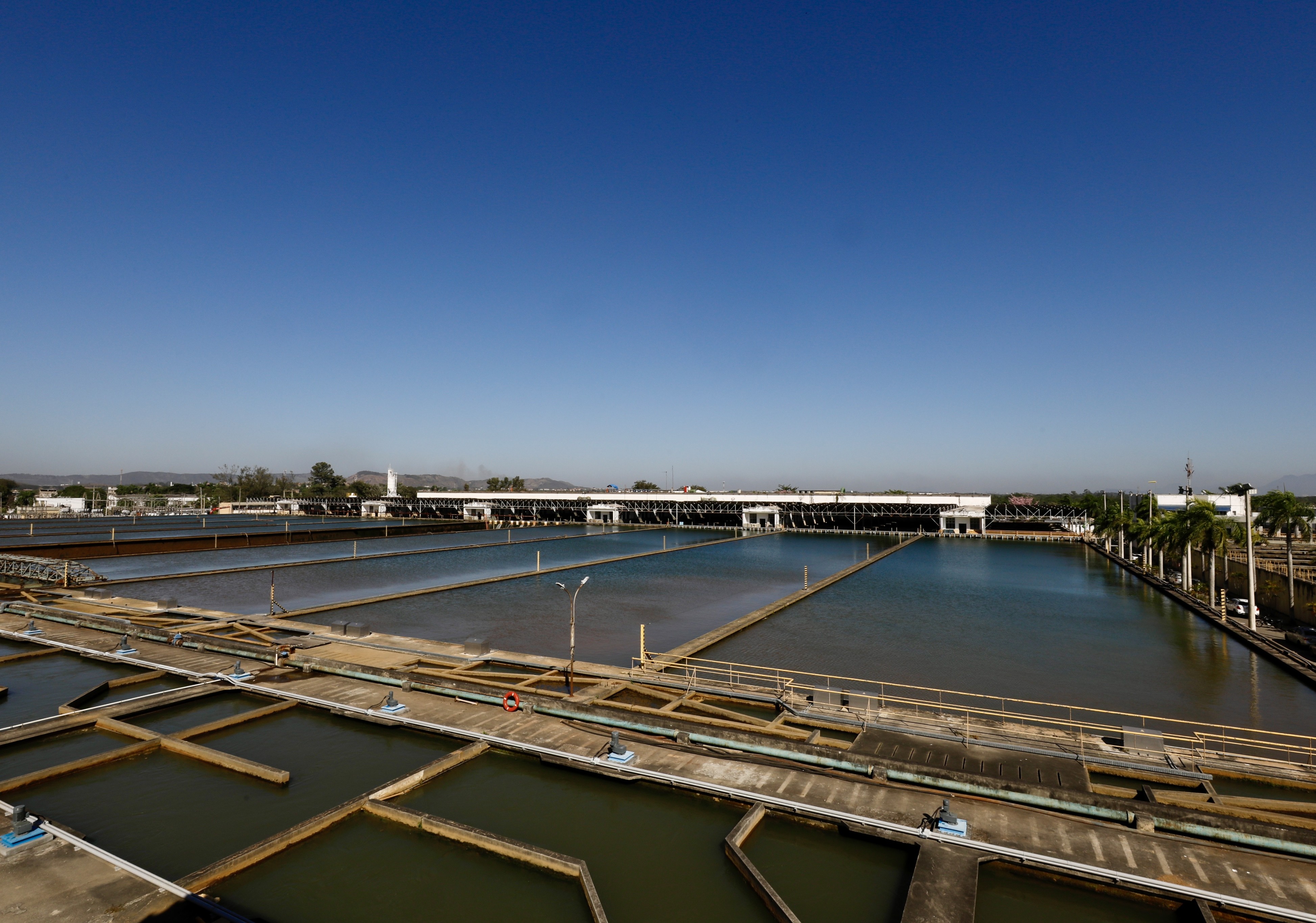 Cedae pede que população economize água durante manutenção do Sistema Guandu