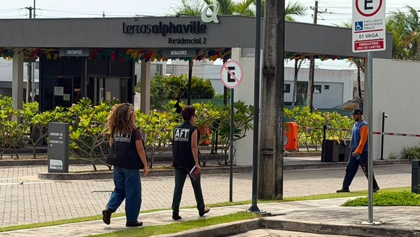 Momento antes do resgate da trabalhadora em condomínio de luxo na região metropolitana de Fortaleza — Foto: Divulgação