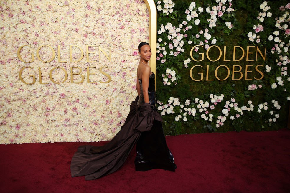 A atriz Zoë Saldaña, do filme 'Emília Pérez', na 82ª edição do Globo de Ouro em Beverly Hills, na Califórnia (EUA) — Foto: REUTERS/Daniel Cole