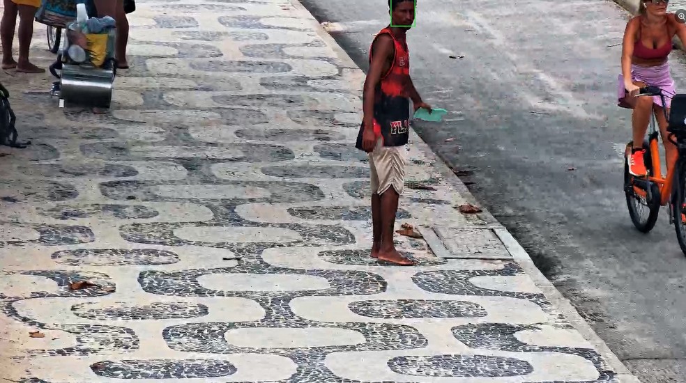 Foragido por roubo é preso após ser reconhecido por câmeras — Foto: Reprodução