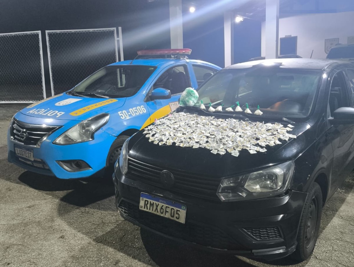 Homem e três mulheres são presos com mais de 600 cápsulas de cocaína na RJ-145, em Piraí