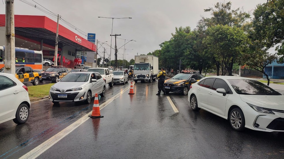 Trânsito na região ficou congestionado em Maceió — Foto: Erik Maia/g1