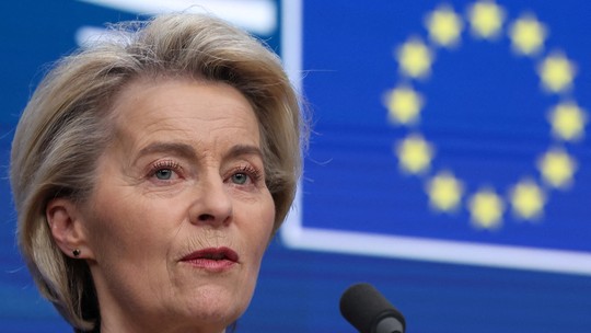 União Europeia estende suspensão de retaliação a tarifaço de Trump até agosto, anuncia Von der Leyen - No sábado (11), o presidente dos Estados Unidos anunciou novas tarifas de 30% para a UE. A medida está prevista para entrar em vigor em 1º de agosto.