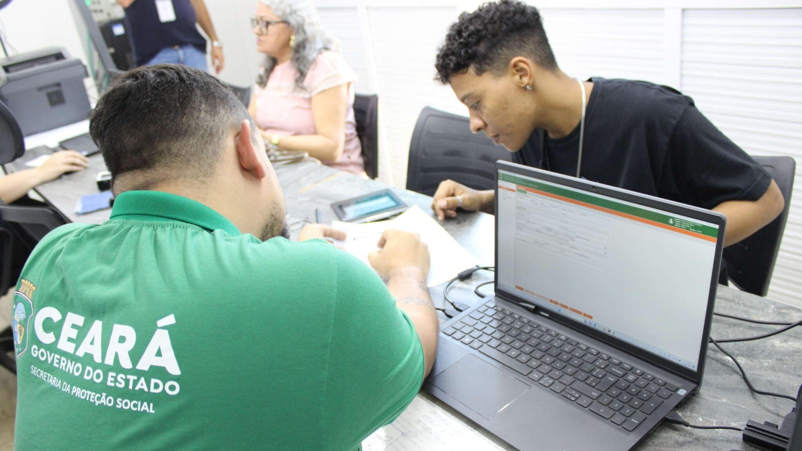 Caminhão do Cidadão oferece serviços gratuitos em sete municípios do Ceará; veja quais são