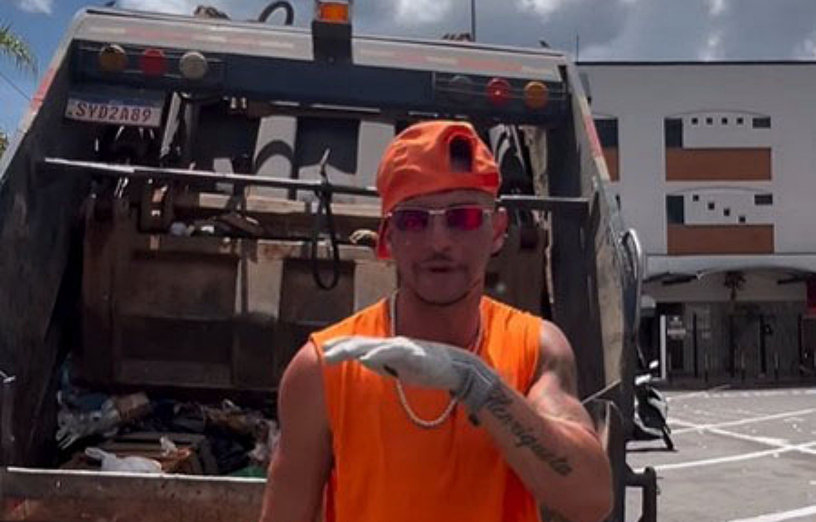 Coletor de MG usa o rap para dar dicas de como descartar o lixo de forma segura