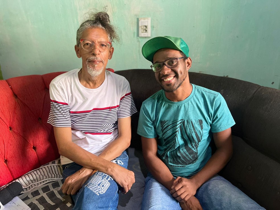 Mário Wilson e João Leal, primeiro casal homoafetivo do casamento coletivo de Campina Grande — Foto: Anne Suênia