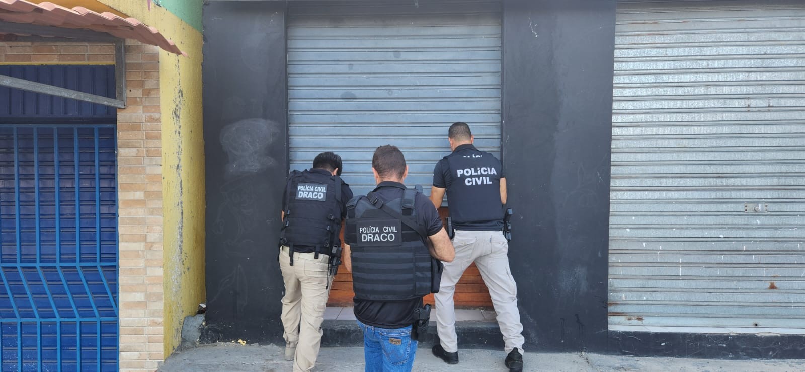 Mais de 200 policiais civis fazem operação contra suspeitos de tráfico de drogas e homicídios na Região Metropolitana de Salvador