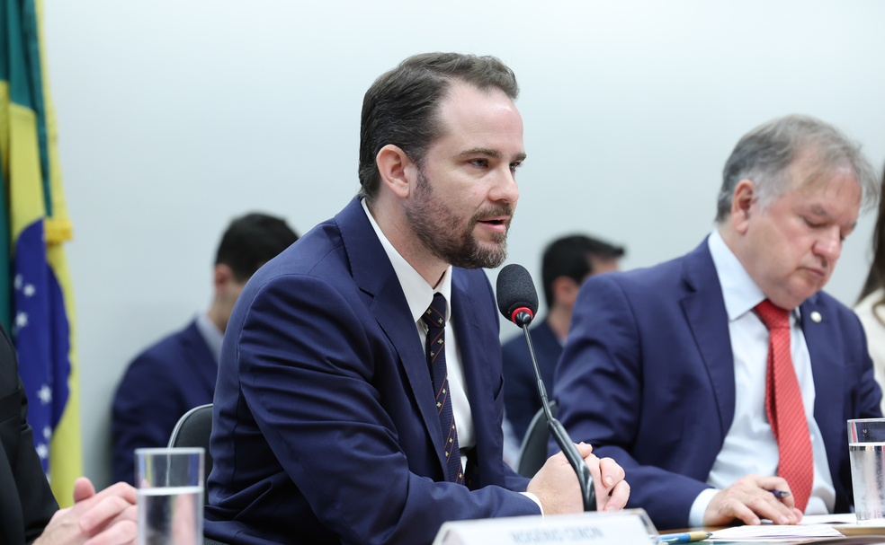 O ministro da Fazenda, Dario Durigan, em audiência pública nas Comissões de Agricultura, Pecuária, Abastecimento e Desenvolvimento Rural e Finanças e Tributação da Câmara dos Deputados, no dia 17 de junho de 2026 — Foto: Kayo Magalhães/Câmara dos Deputados