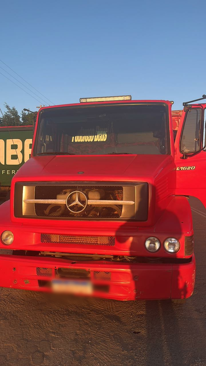 Caminhões furtados são recuperados pela polícia no Vale do Jequitinhonha; um dos donos viu pelo rastreador que o veículo estava em movimento