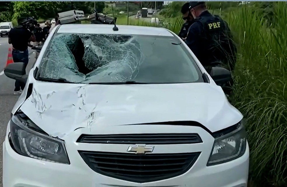 Homem morre após ser atropelado por carro na BR-230, em João Pessoa — Foto: Reprodução/TV Cabo Branco