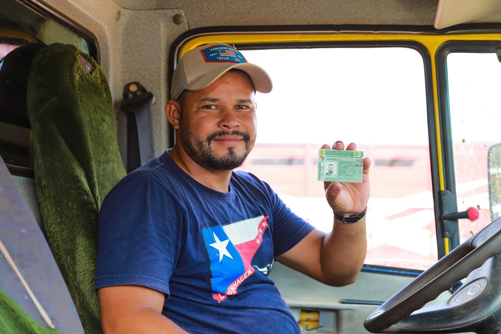 Programa visa a emissão gratuita carteiras de habilitação para pessoas de baixa renda — Foto: Daigleíne Cavalcante/Detran-AC