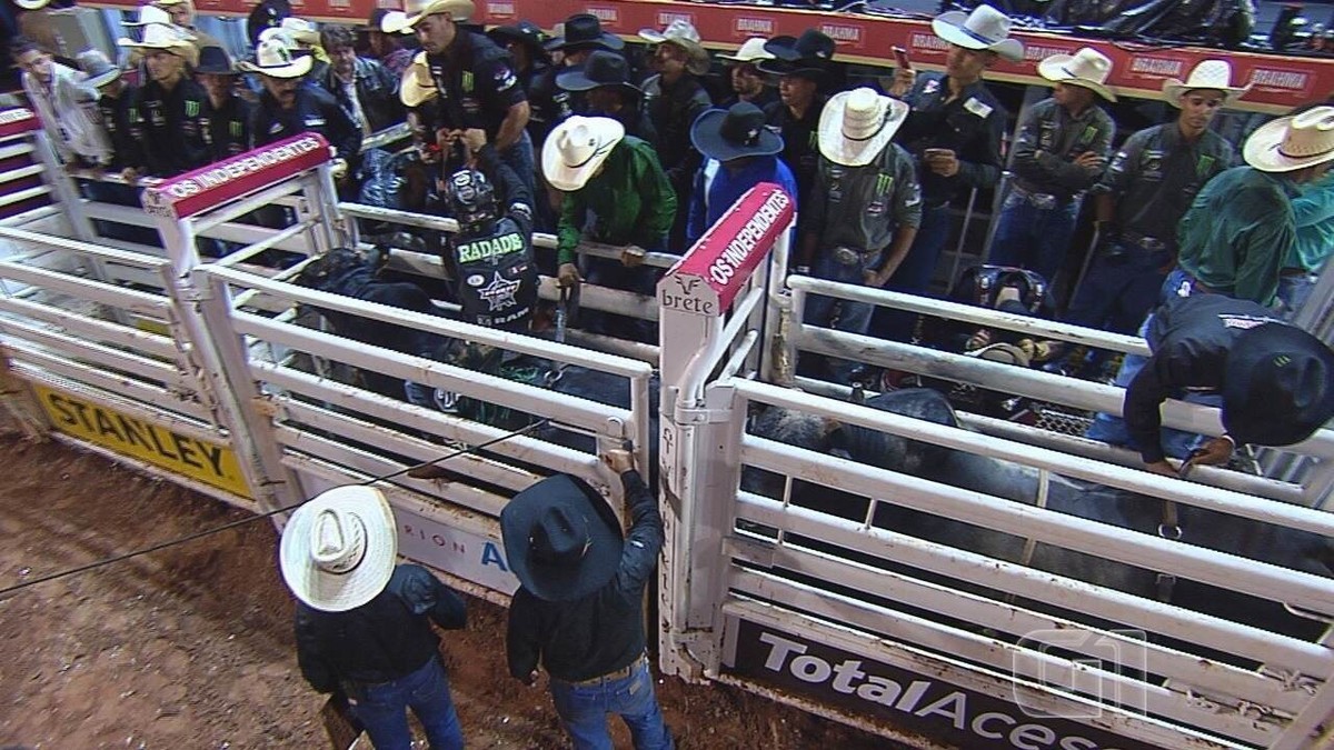 Por 0,5 ponto, peão vence rodeio internacional de Barretos e leva