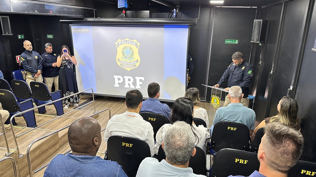 Prefeitura de Petrópolis firma parceria com PRF para ampliar educação no trânsito nas escolas