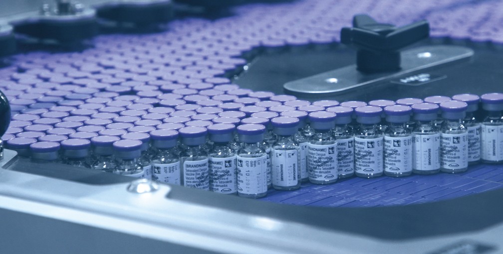 Frascos de teste da vacina contra a Dengue da Takeda. — Foto: TAKEDA/DIVULGAÇÃO