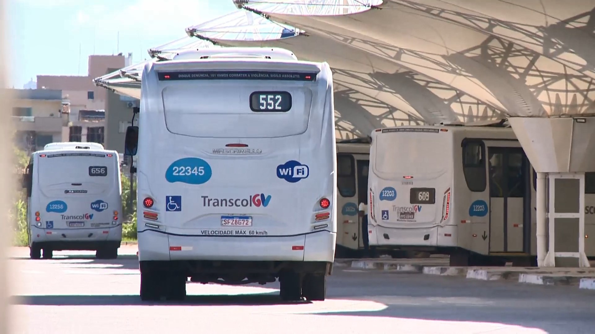 Ex-detento é esfaqueado por preso do semiaberto em ônibus do Transcol no ES