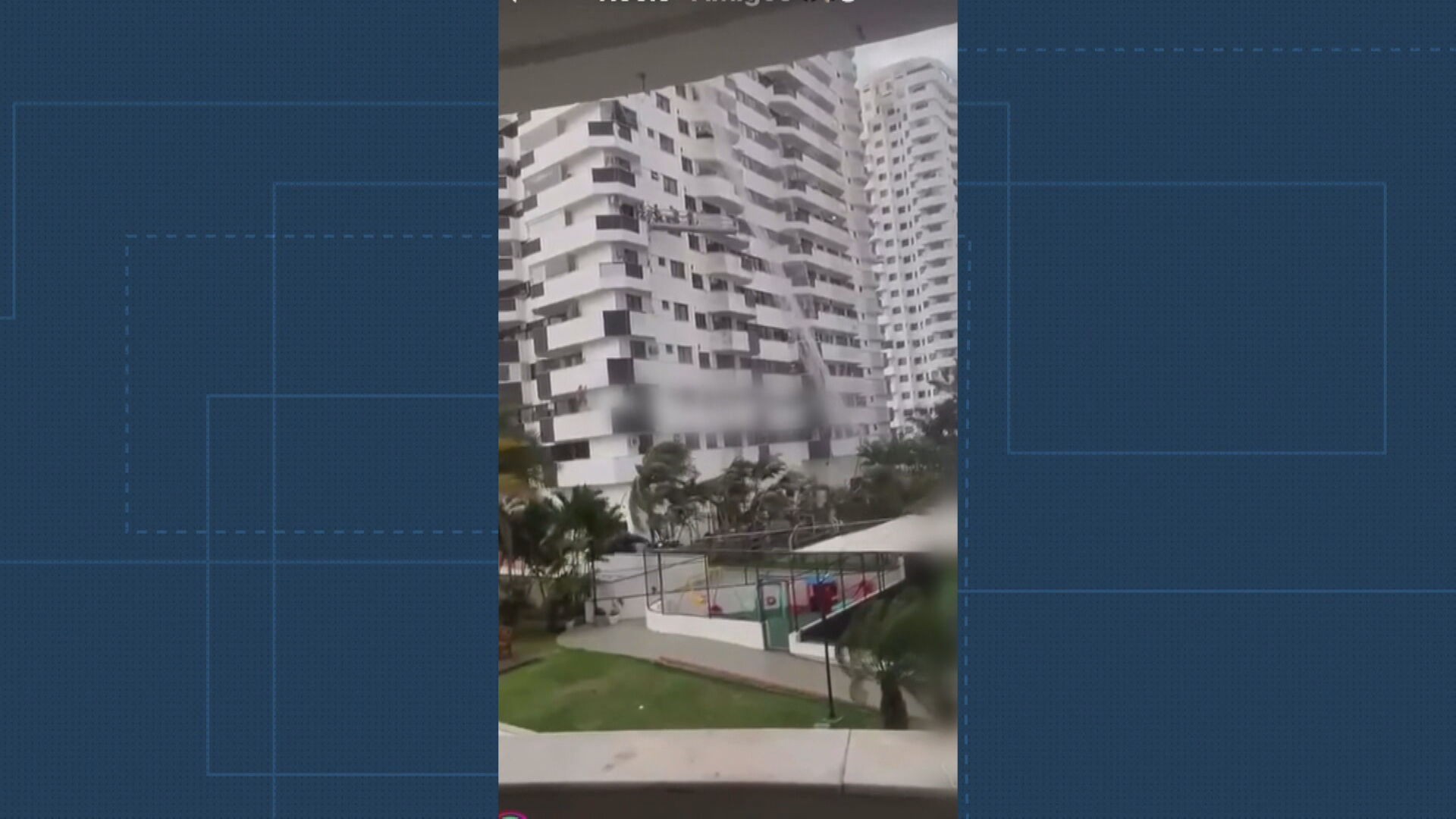 Três trabalhadores ficam presos em andaime durante tempestade na Barra da Tijuca