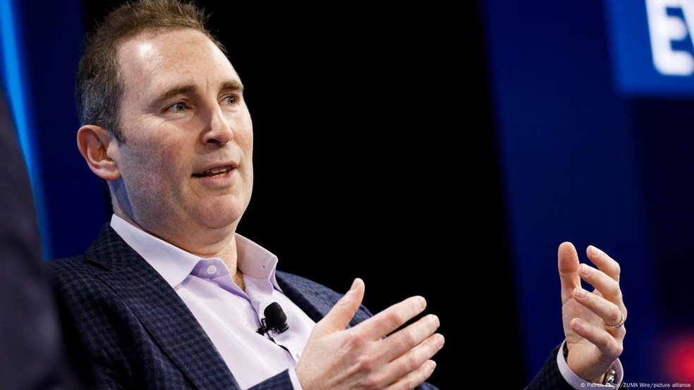 Presidente da Amazon, Andy Jassy, não tem receio de anunciar cortes de pessoal futuros devido à IA — Foto: Patrick Fallon/ZUMA Wire/picture alliance